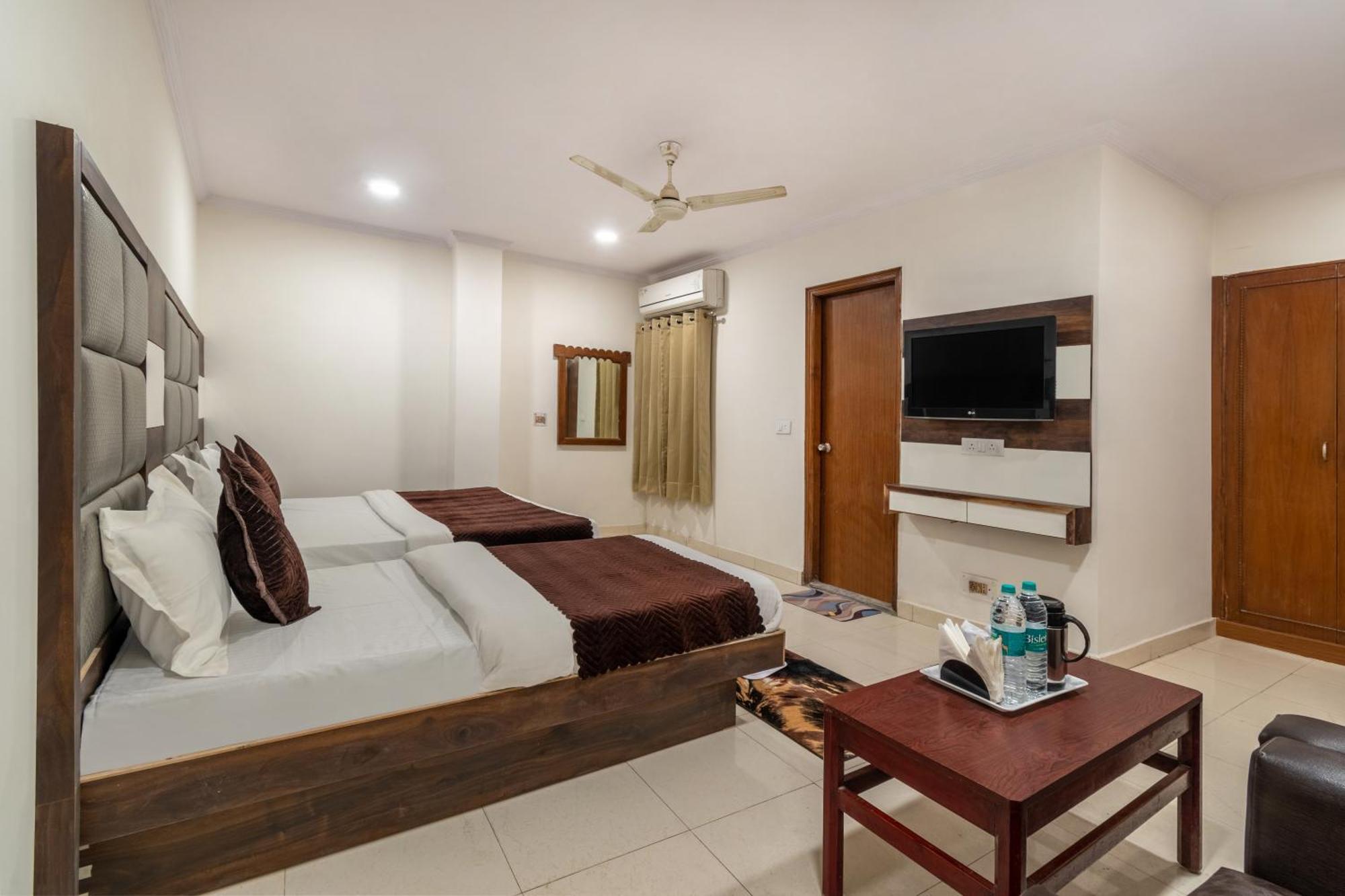 Hotel South Indian Дели Экстерьер фото