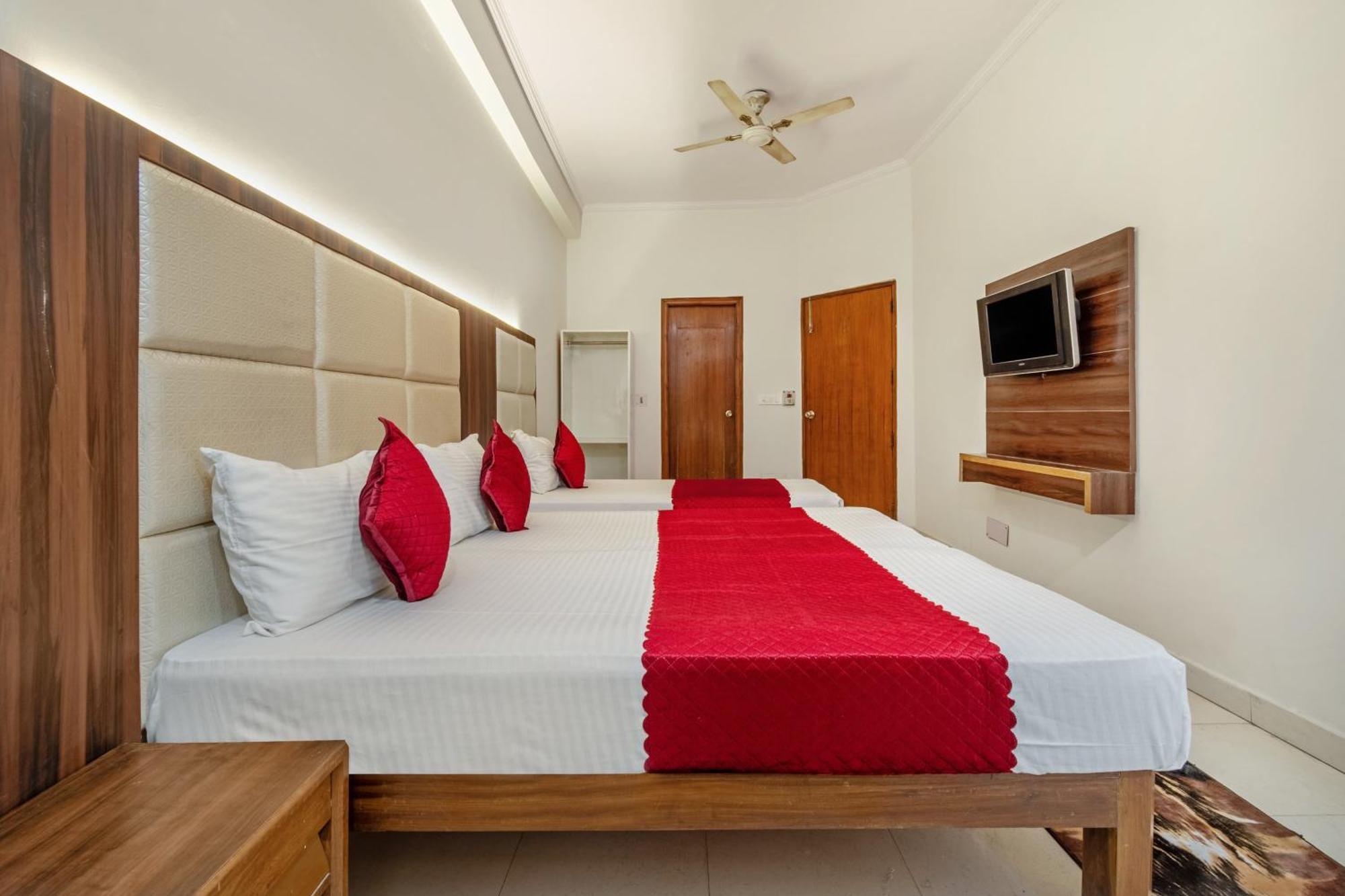 Hotel South Indian Дели Экстерьер фото